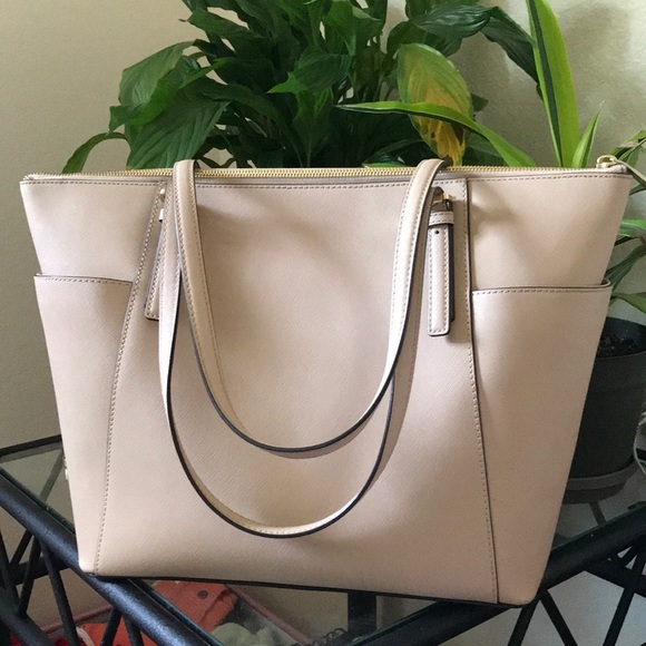 Michael Kors Purse - Picture 3 of 5